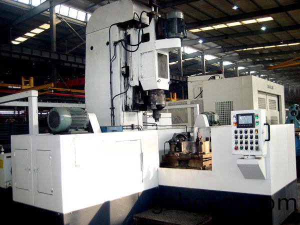 減(jian)殼(ke)三麵鏜車機牀